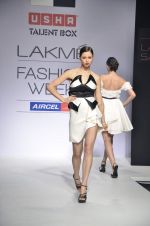 Model walk the ramp for Sonakshi Raaj Talent Box show at Lakme Fashion Week Day 2 on 4th Aug 2012 (56).JPG